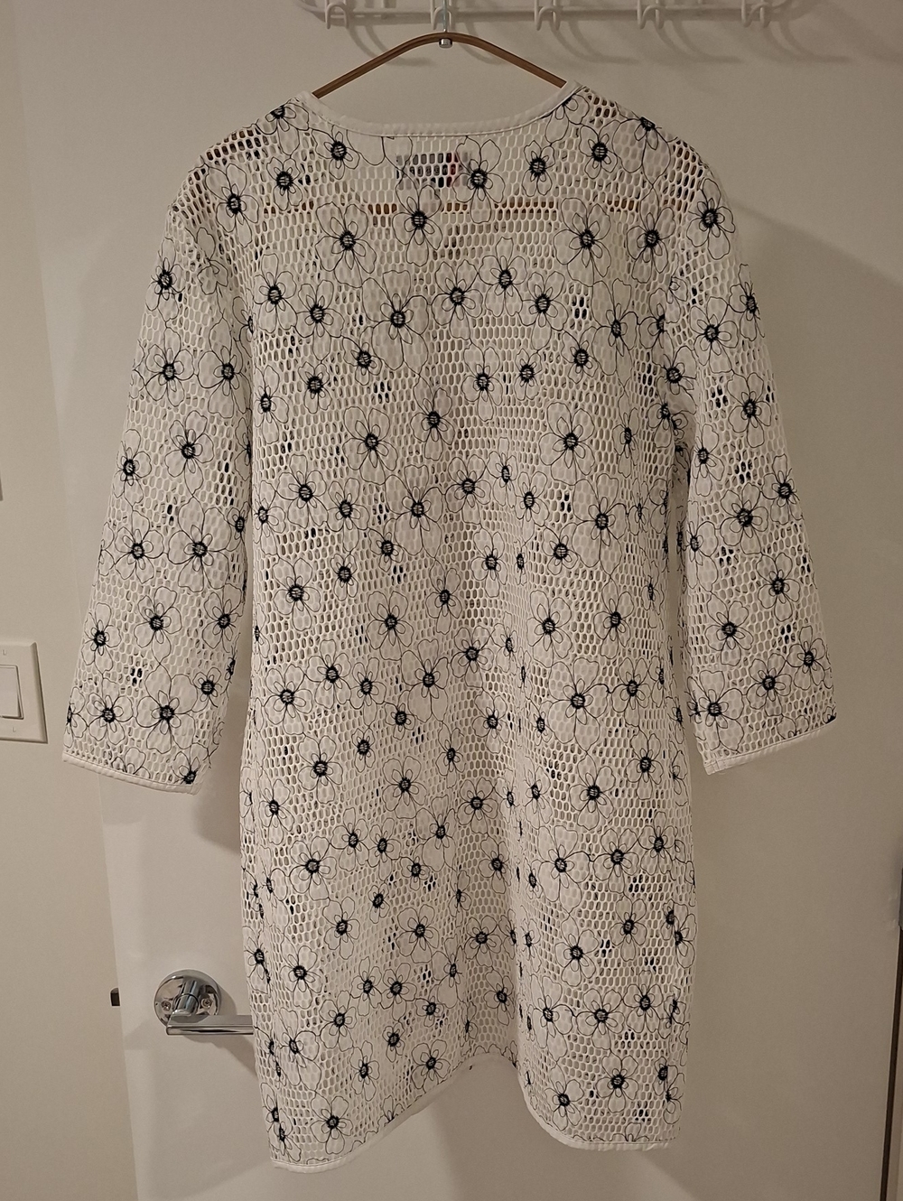 White & Black Floral Embroidered Mesh Collarless Overcoat Jenne Beker (Size M) - Picture 5 of 7
